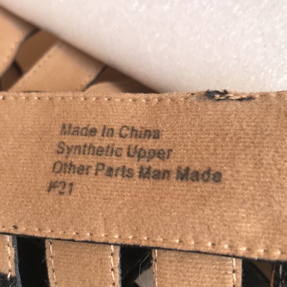 Trotters Black Tiki Adjustable Strap Sandals, Size 8W, Soft velvet, memory foam - Picture 4 of 7